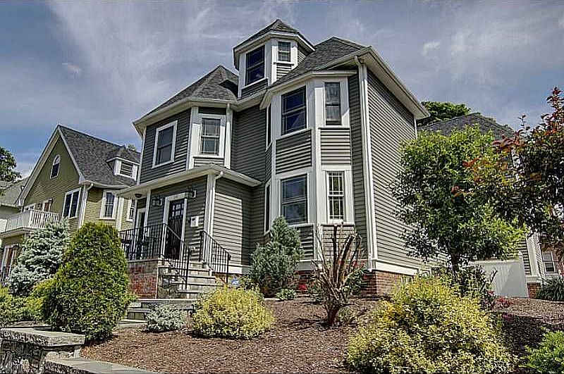 1st image of 158 Medway St #158