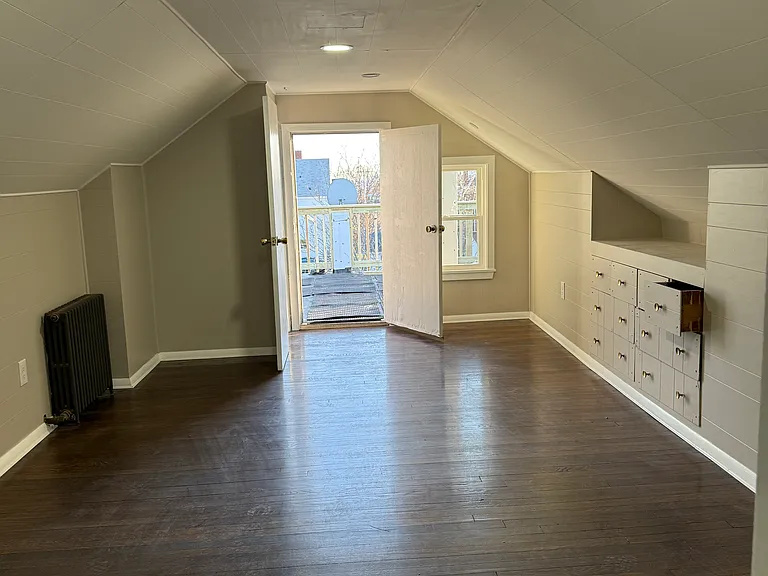 3rd floor bedroom #5