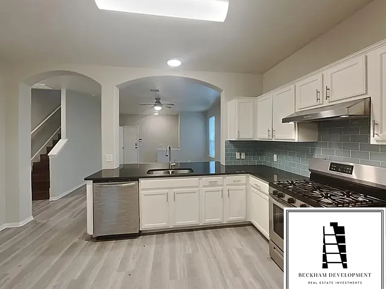2418 Allred Dr #B — Photo 4