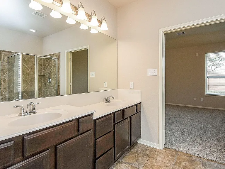 4215 Mill Oaks Dr — Photo 25
