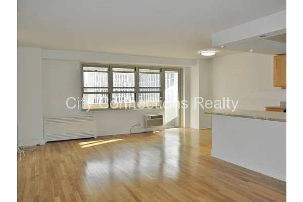 Rented by City Connections Realty | media 5