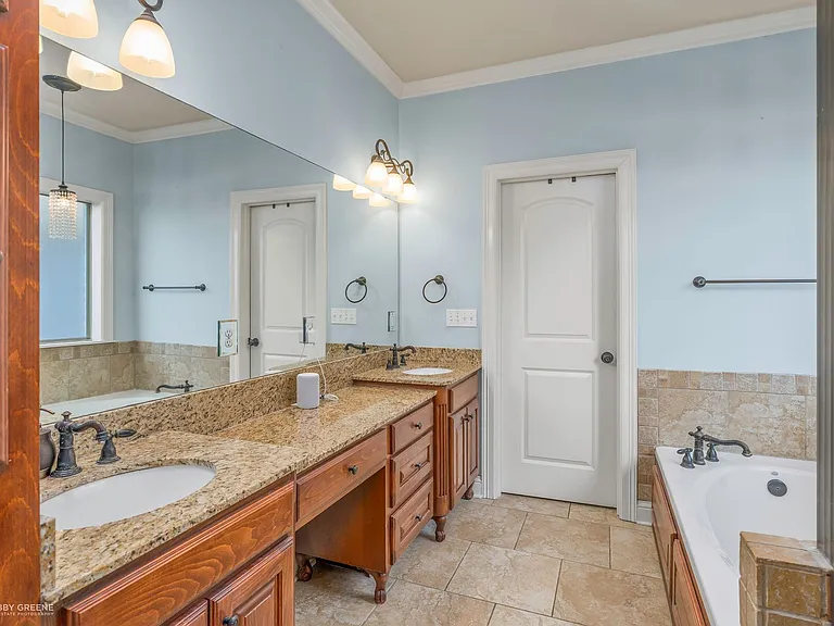 4425 Ellis Ct — Photo 7