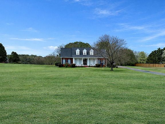 3rd image of 2899 N Sharon Church Rd