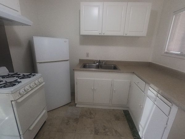 1st image of 160 W San Ysidro Blvd APT 4