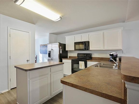 5th image of 8605 King Ranch Dr