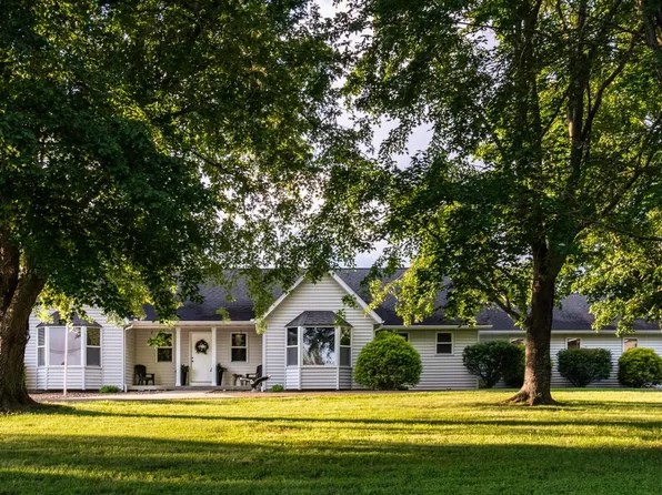2505 Old Creal Springs Rd, Marion, IL 62959