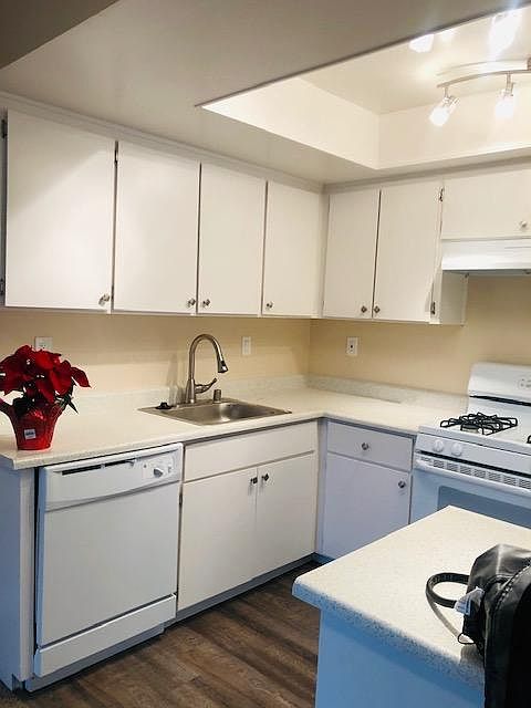 2nd image of 5440 Marconi Ave APT 28