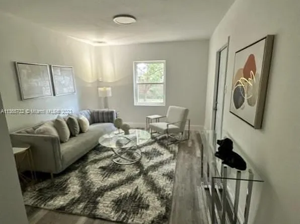 617 NW 43rd Ct, Oakland Park, FL 33309