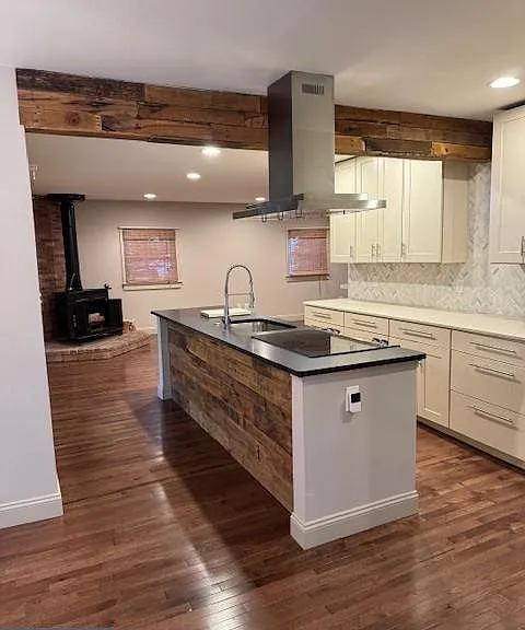 1920 Hillside Dr — Photo 6