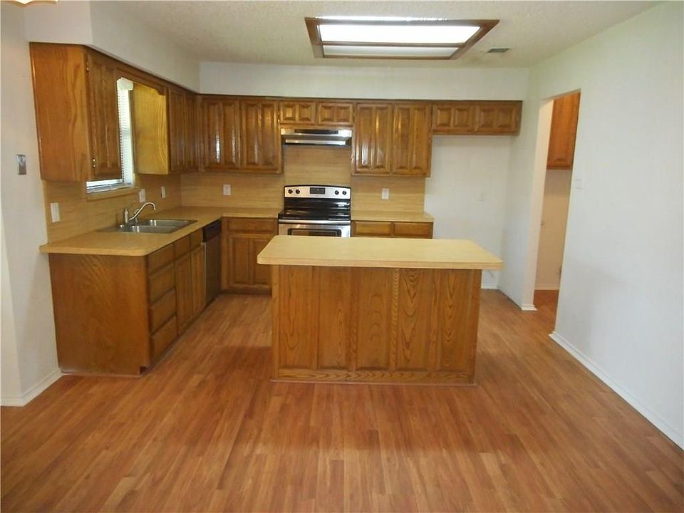 1st image of 6305 Lotus Dr