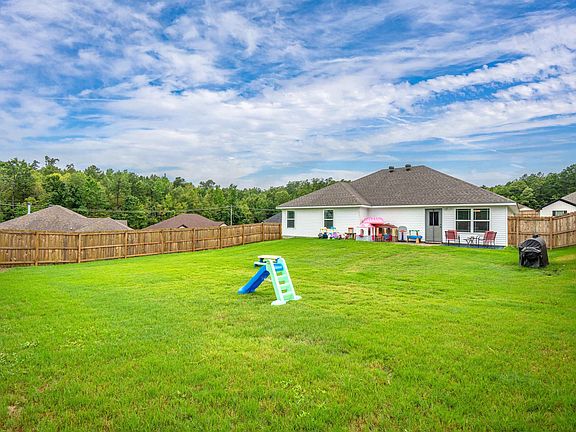 4th image of 1088 Heritage Way