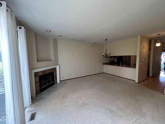 3rd image of 603 Woodcrest Dr
