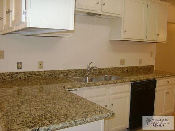 4th image of 13 Waterfront Dr