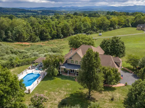 802 Borden Rd, Lexington, VA 24450