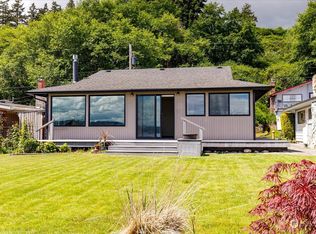 6735 Columbia Beach Dr, Clinton, WA 98236