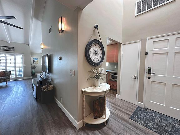3rd image of 723 Balboa Ct