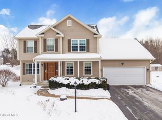 6 Foxglove Way, Malta, NY 12020