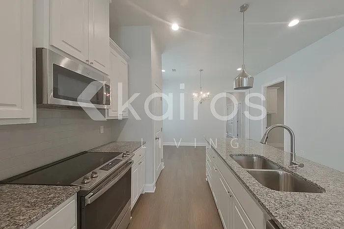4816 W Dacha Ln — Photo 6