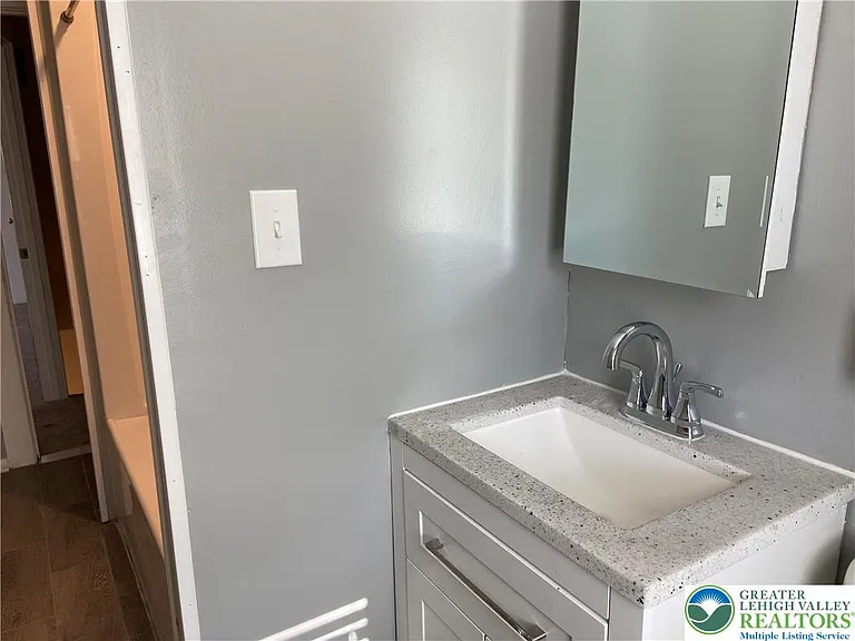810 Pine St — Photo 25