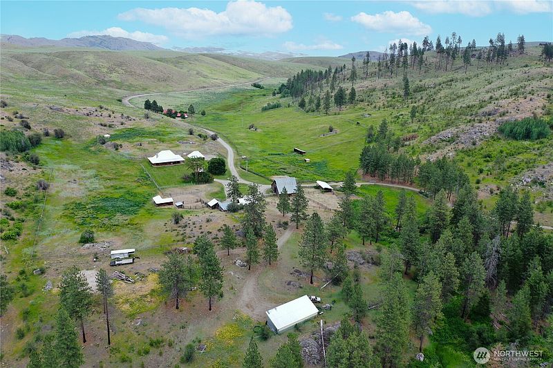 4th image of 156 Poechmann Road