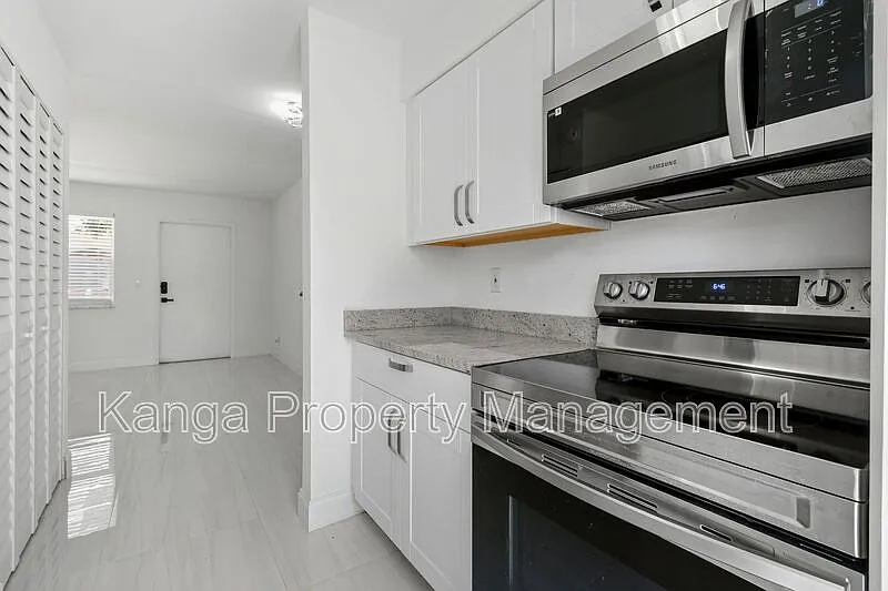 2 bed, 1.0 bath, 624 sqft, $1,950 — Photo 2