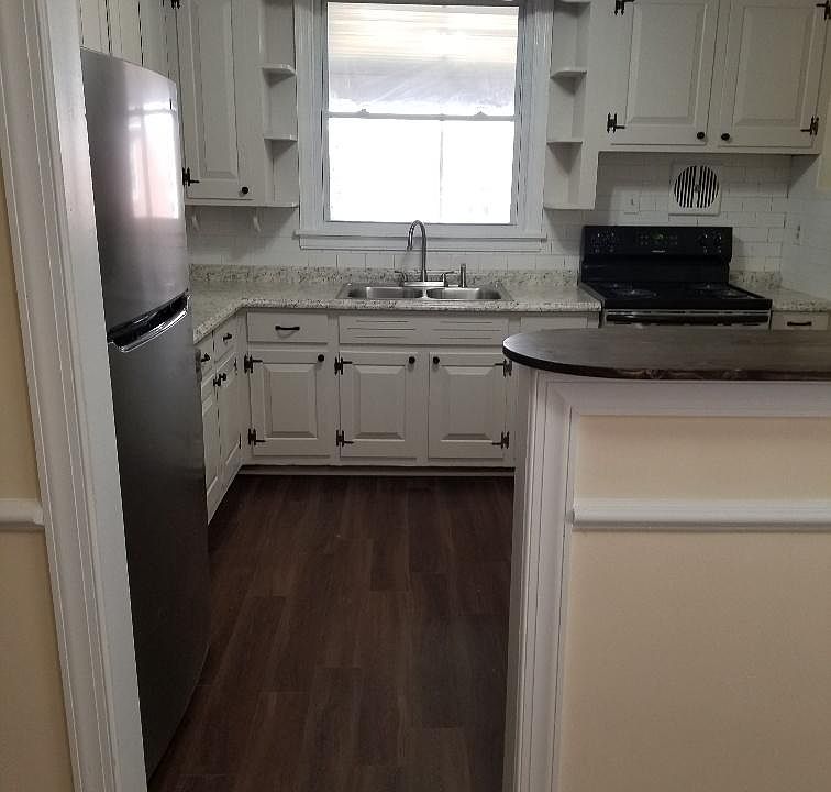 1st image of 1913 Lansing Ave