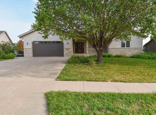 6608 W Thatcher Dr, Sioux Falls, SD 57106