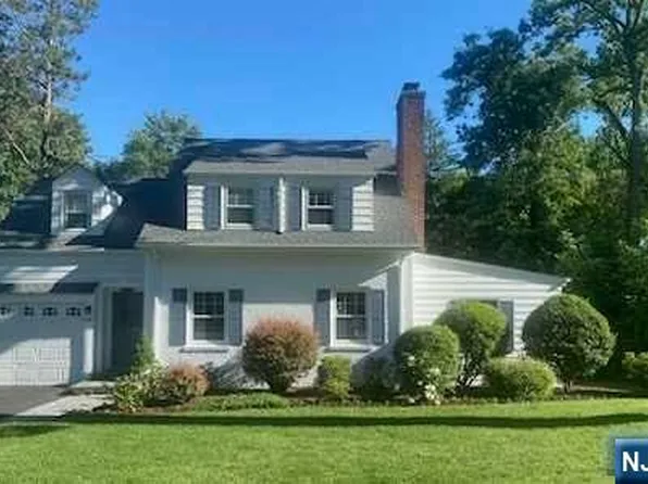 98 Windsor Rd, Tenafly, NJ 07670
