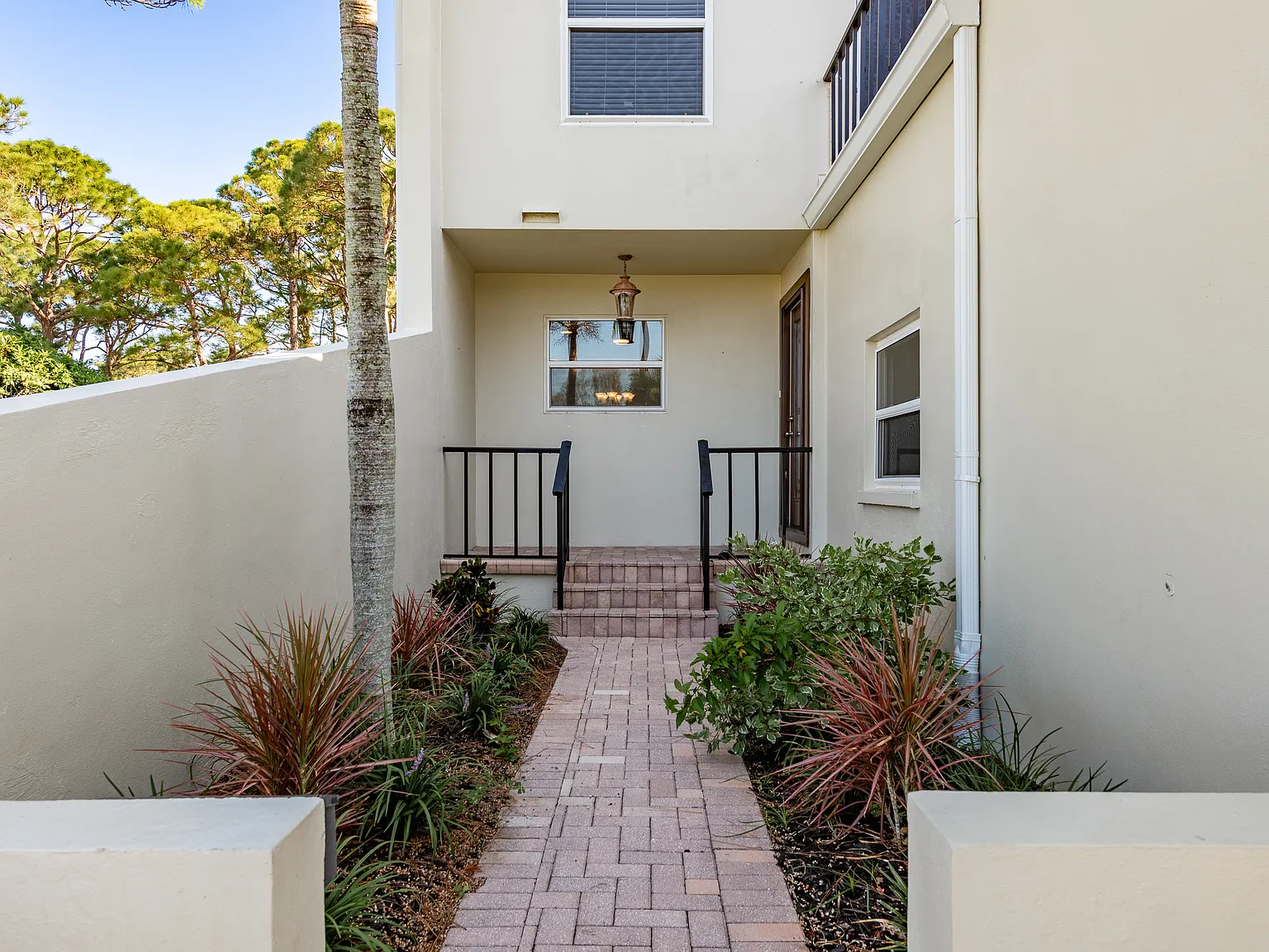 3 bed, 2.5 bath, 1558 sqft, $3,875 — Photo 3