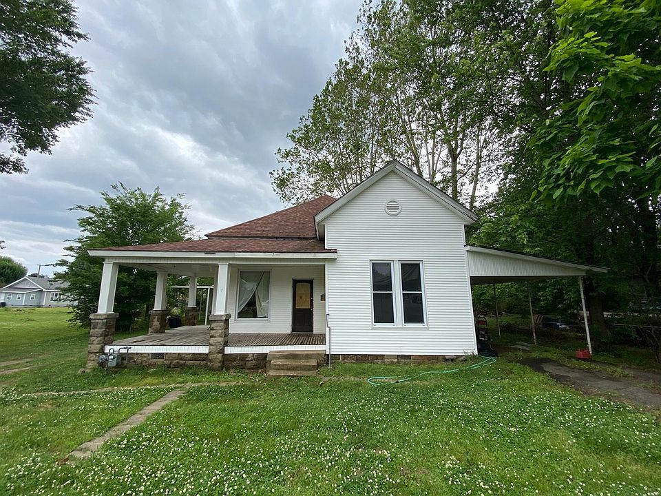 1st image of 211 E Harris St