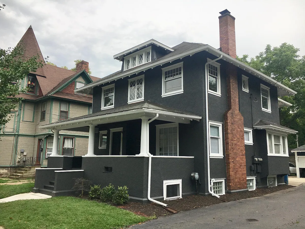 Are we proud to announce that we won the 2021 Historic Preservation Award for this property! "Mary Crane House, built 1910". - 821 W Kalamazoo Ave #2