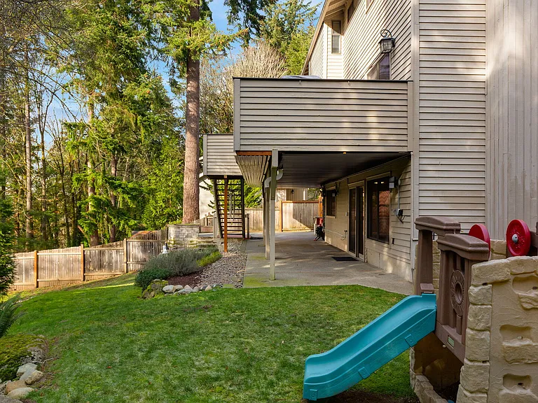 Somerset Dr SE — Photo 22