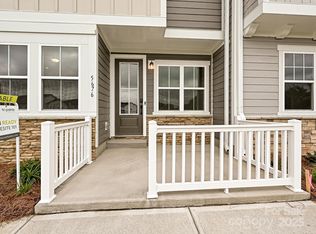 5676 Clear Creek Ln, Charlotte, NC 28215