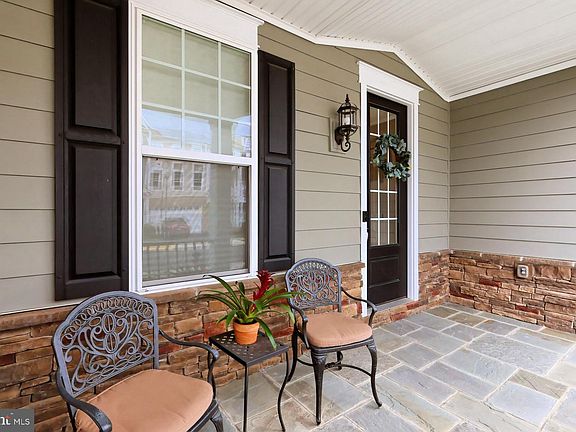 4th image of 10268 Greenspire Dr