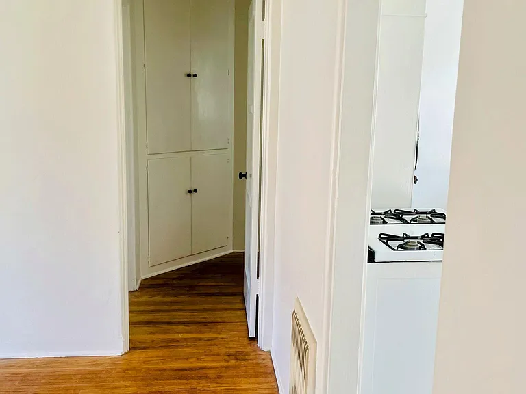 4851 Brighton Ave #H — Photo 10