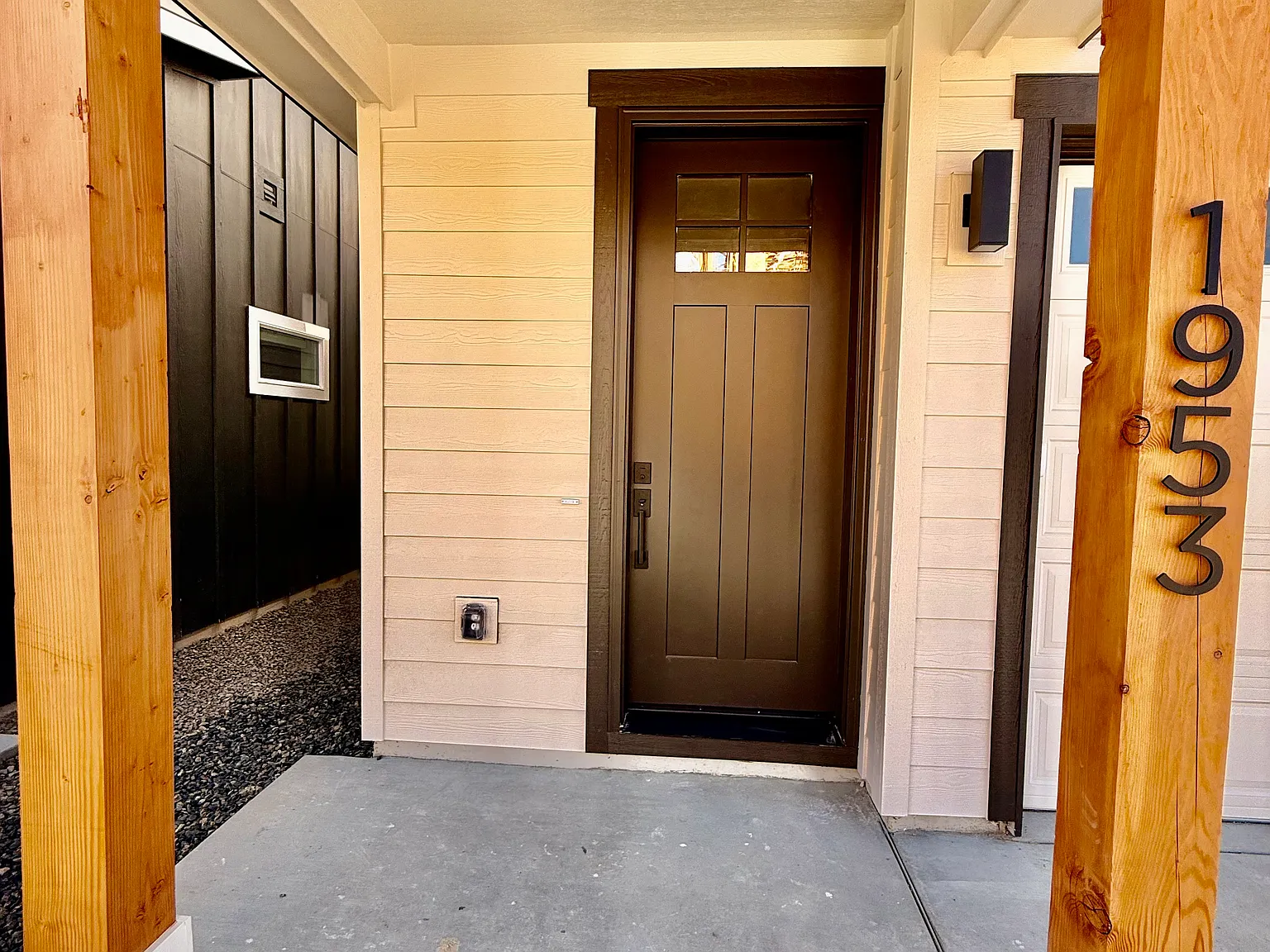 3 bed, 2.5 bath, 1654 sqft, $2,500 — Photo 3