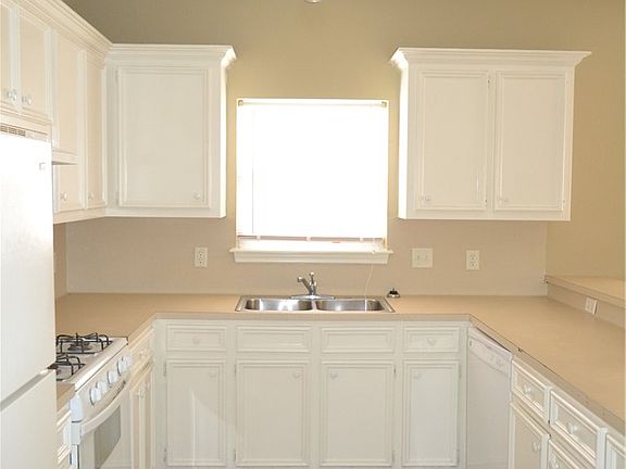 2nd image of 516 Tarrow St