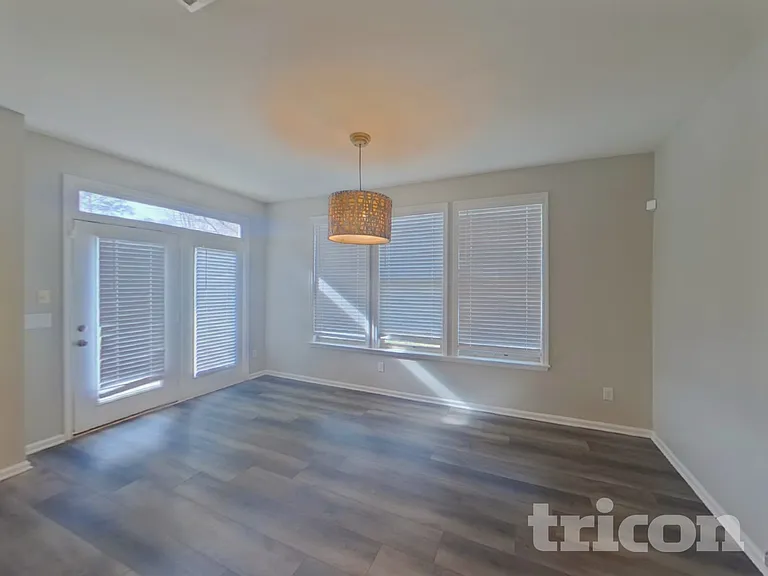 7457 Mistydawn Dr — Photo 5