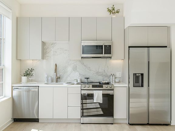 4th image of 1424 Germantown Ave #8