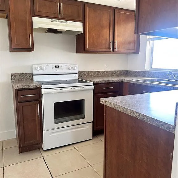 2105 SE 15th Pl — Photo 16