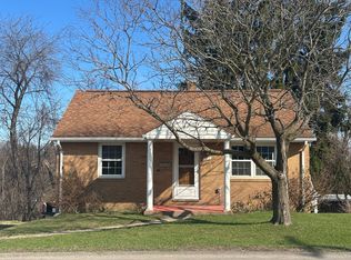 327 Hoffman Rd, Pittsburgh, PA 15212