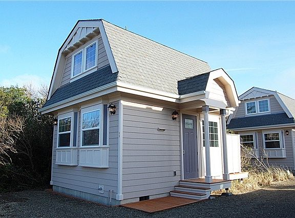 2nd image of 131 Barnacle St