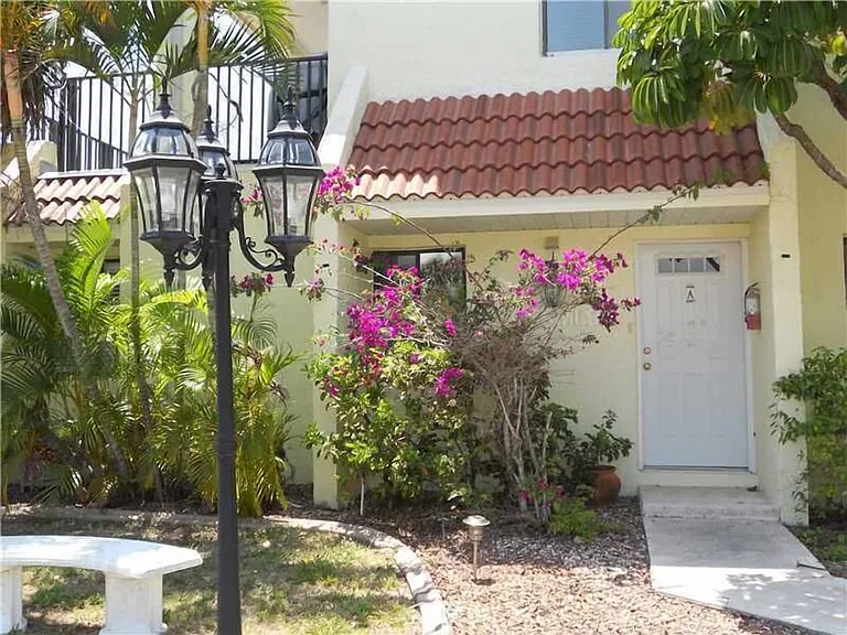 1781 Jamaica Way #A — Photo 9