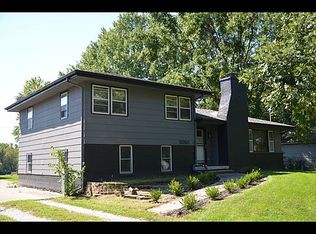 5050 NW 55th Ave, Johnston, IA 50131