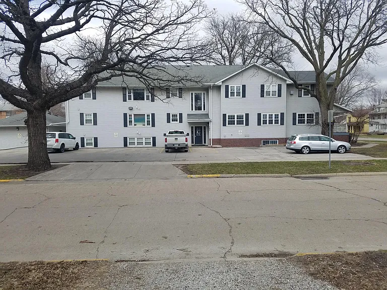705 Clark Ave #8 — Photo 2