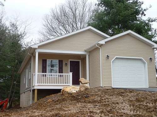 1st image of 720 E Main St