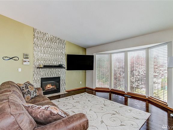 4th image of 7410 49th Pl NE