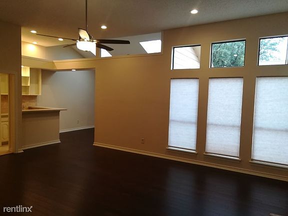 5th image of 1211 Oriental Ave