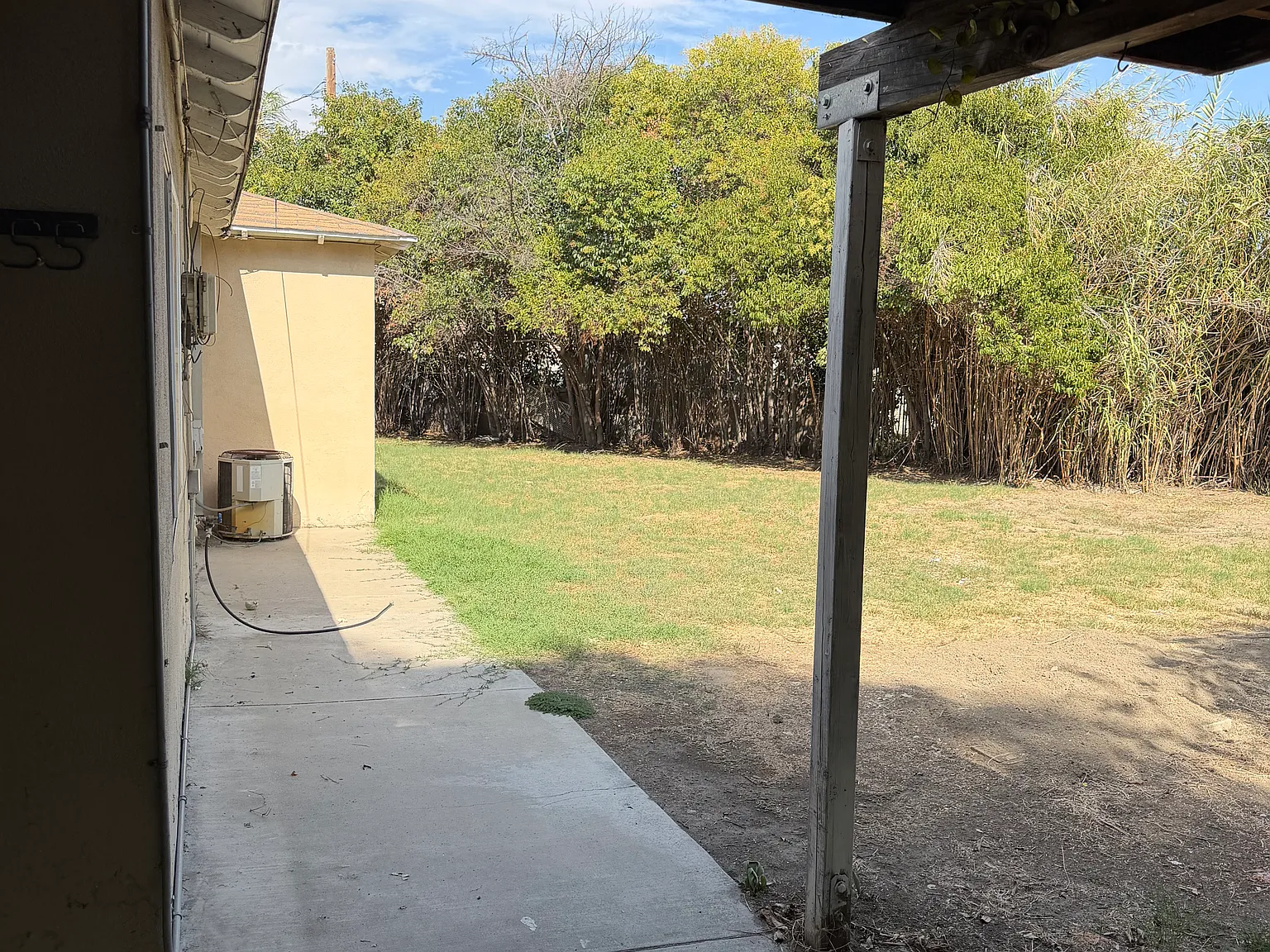 3 bed, 995 sqft, $3,000 — Photo 2