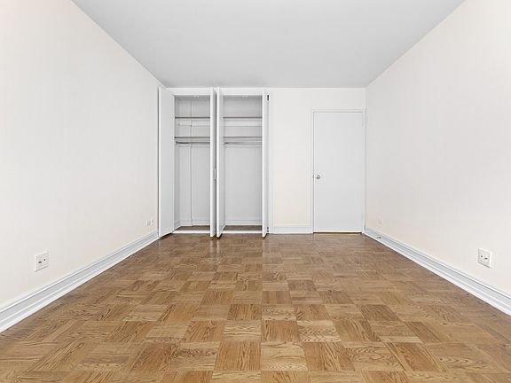 4th image of 400 E 71st St APT 8B